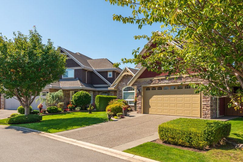 Casa grande con cochera